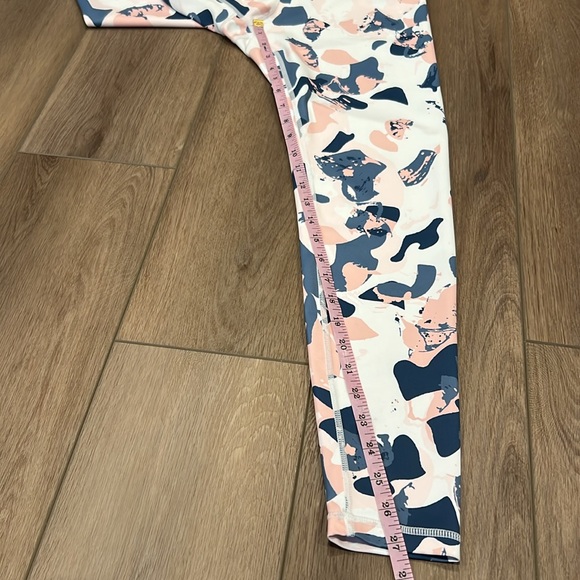 Cleo Harper Havana Leggings Size Medium White Pink Blue Multicolor - Picture 9 of 13